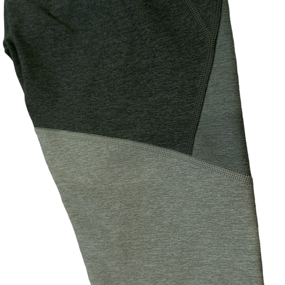 Outdoor Voices Colorblock Two Toned Green Leggings Size Medium NWOT - Picture 4 of 6